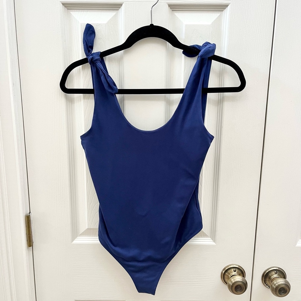 NWOT Cabanas by crown and ivy tie strap royal navy bodysuit in size small